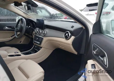 2018 Mercedes-Benz Gla 250 z USA, uszkodzony, nr VIN WDCTG4EB3JJ410386